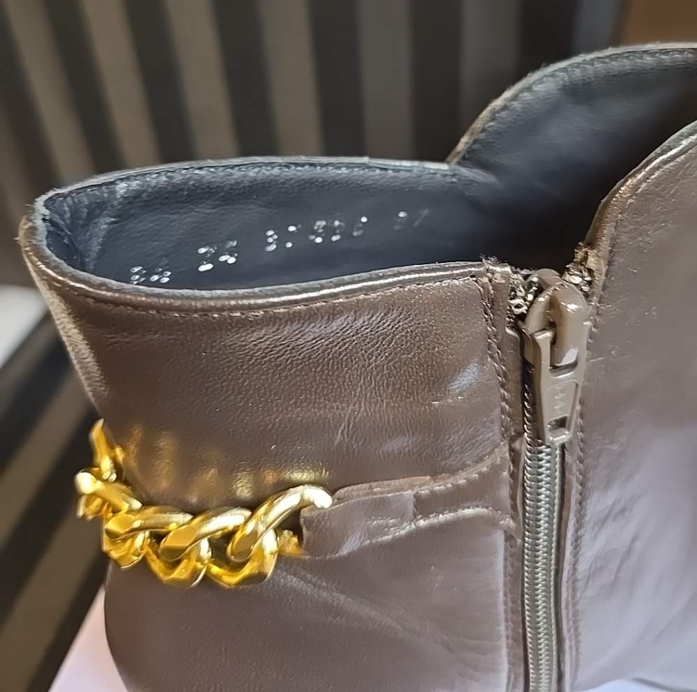 Women EU 36 & 37 Eric Michael Turin Cordero Brown Chain Accent Leather Zip Boots - Picture 14 of 16